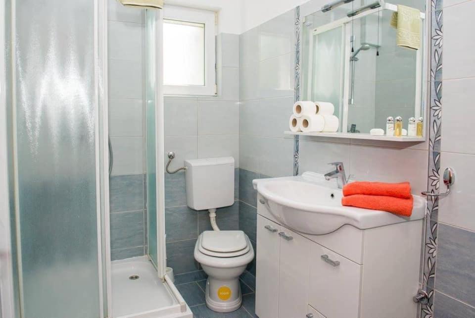 Apartment Vodice - Lovric Exterior photo