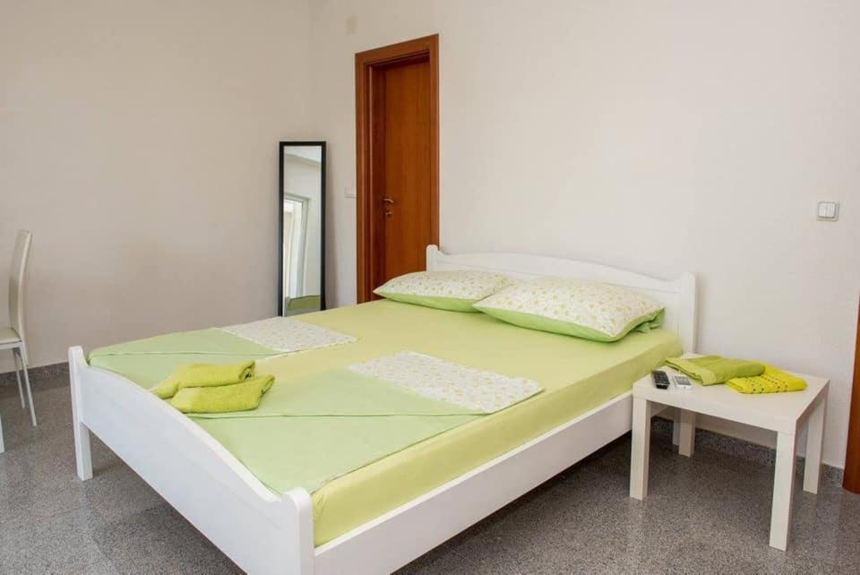Apartment Vodice - Lovric Exterior photo